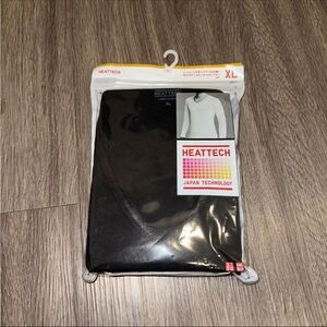 UNIQLO Japan MEN Black Heat tech V Neck Long Sleeve T shirt Warm Shirt Winter